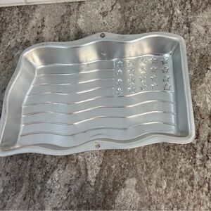 Vintage 2000 Wilton American Flag Stars and Stripes Cake Pan USA 2105-183 NWOT